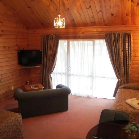 Alpine Lodge Motel Ханмер-Спрингс Экстерьер фото