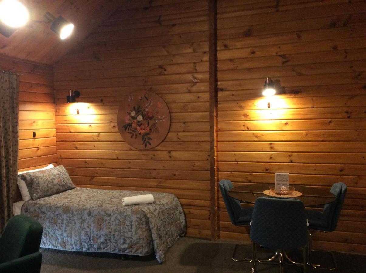 Alpine Lodge Motel Ханмер-Спрингс Экстерьер фото